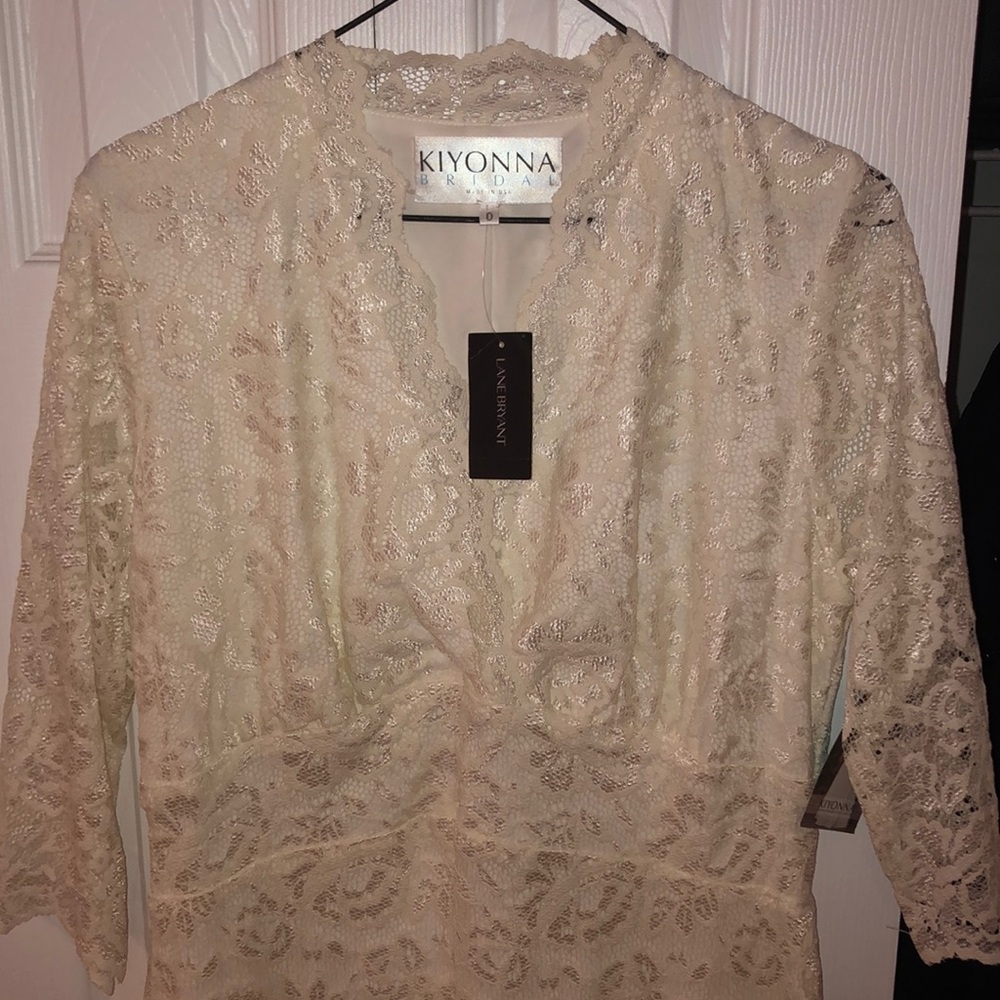 Kiyonna bridal off white dress